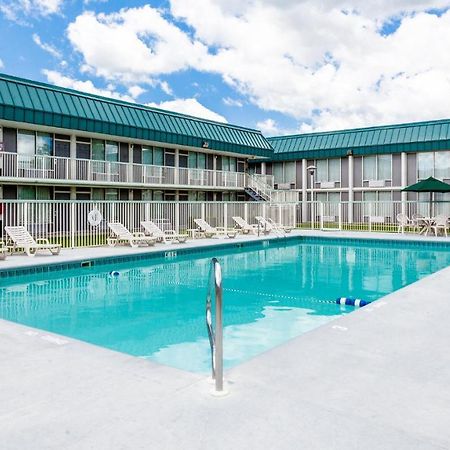 Red Roof Inn & Suites Dekalb Kültér fotó