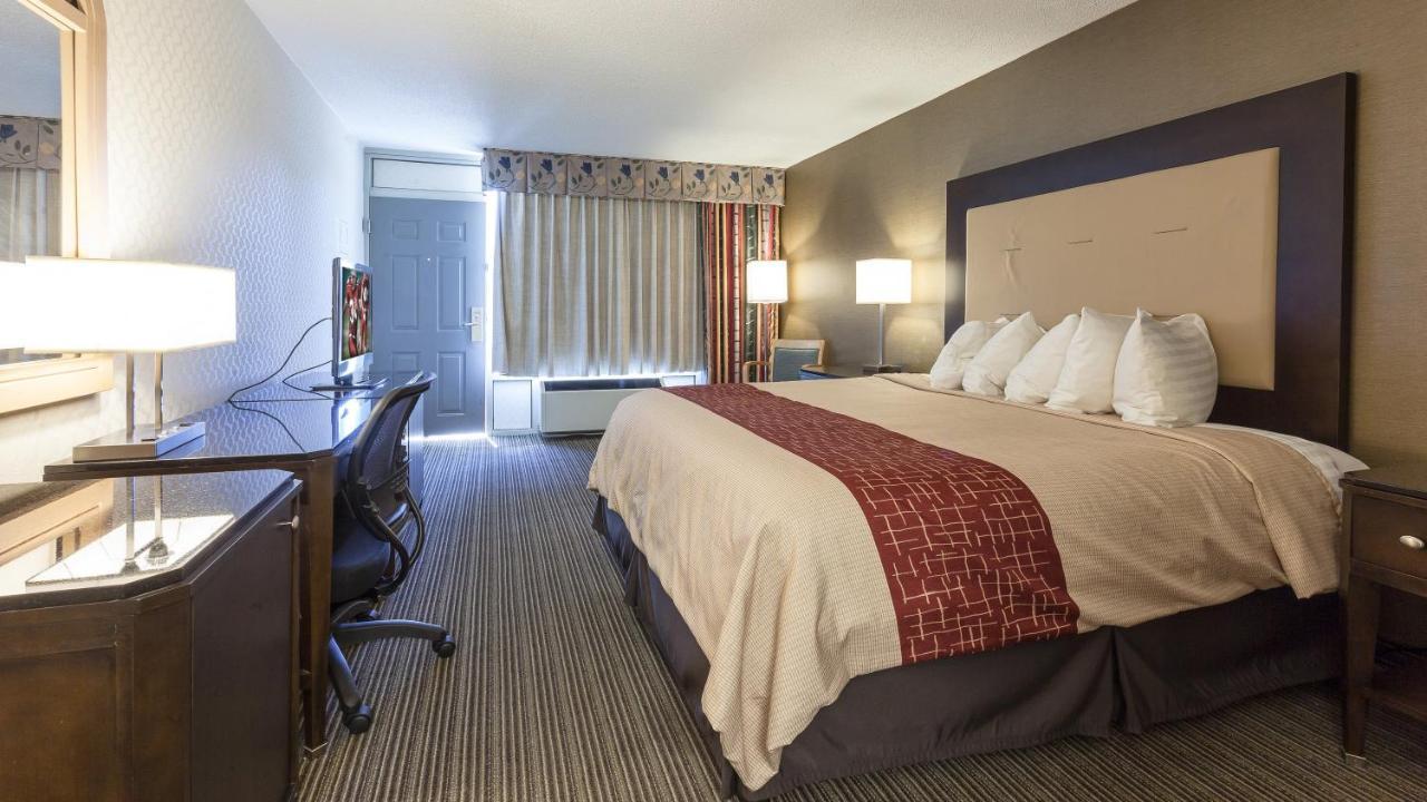 Red Roof Inn & Suites Dekalb Kültér fotó