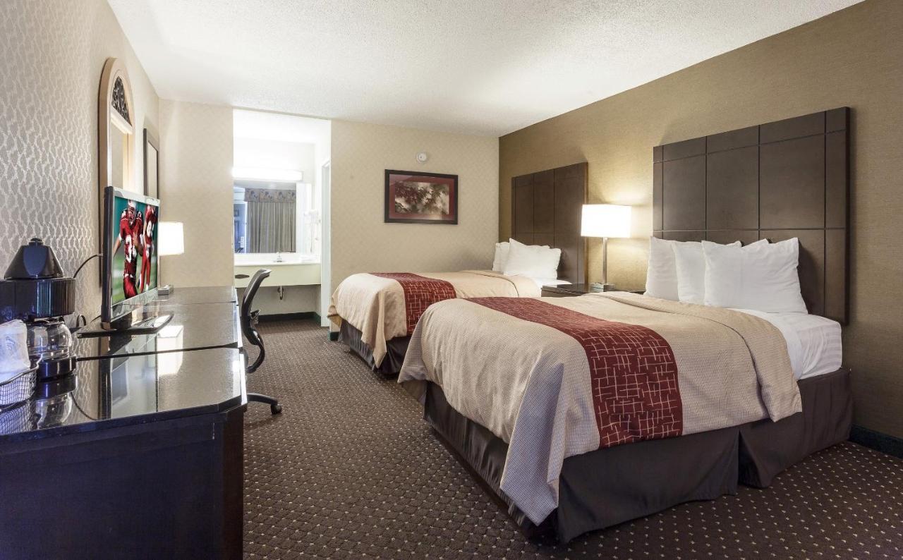 Red Roof Inn & Suites Dekalb Kültér fotó