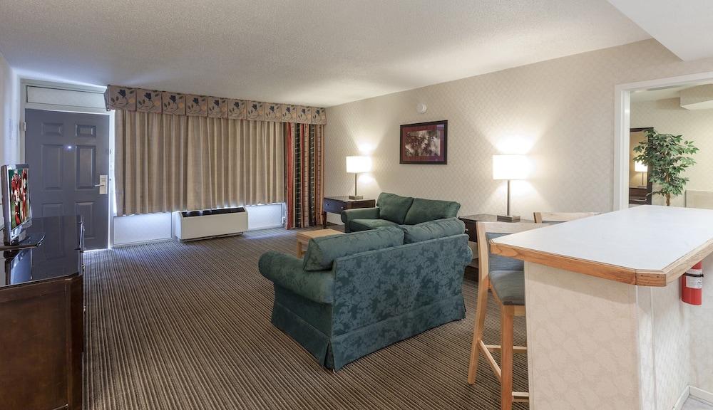 Red Roof Inn & Suites Dekalb Kültér fotó