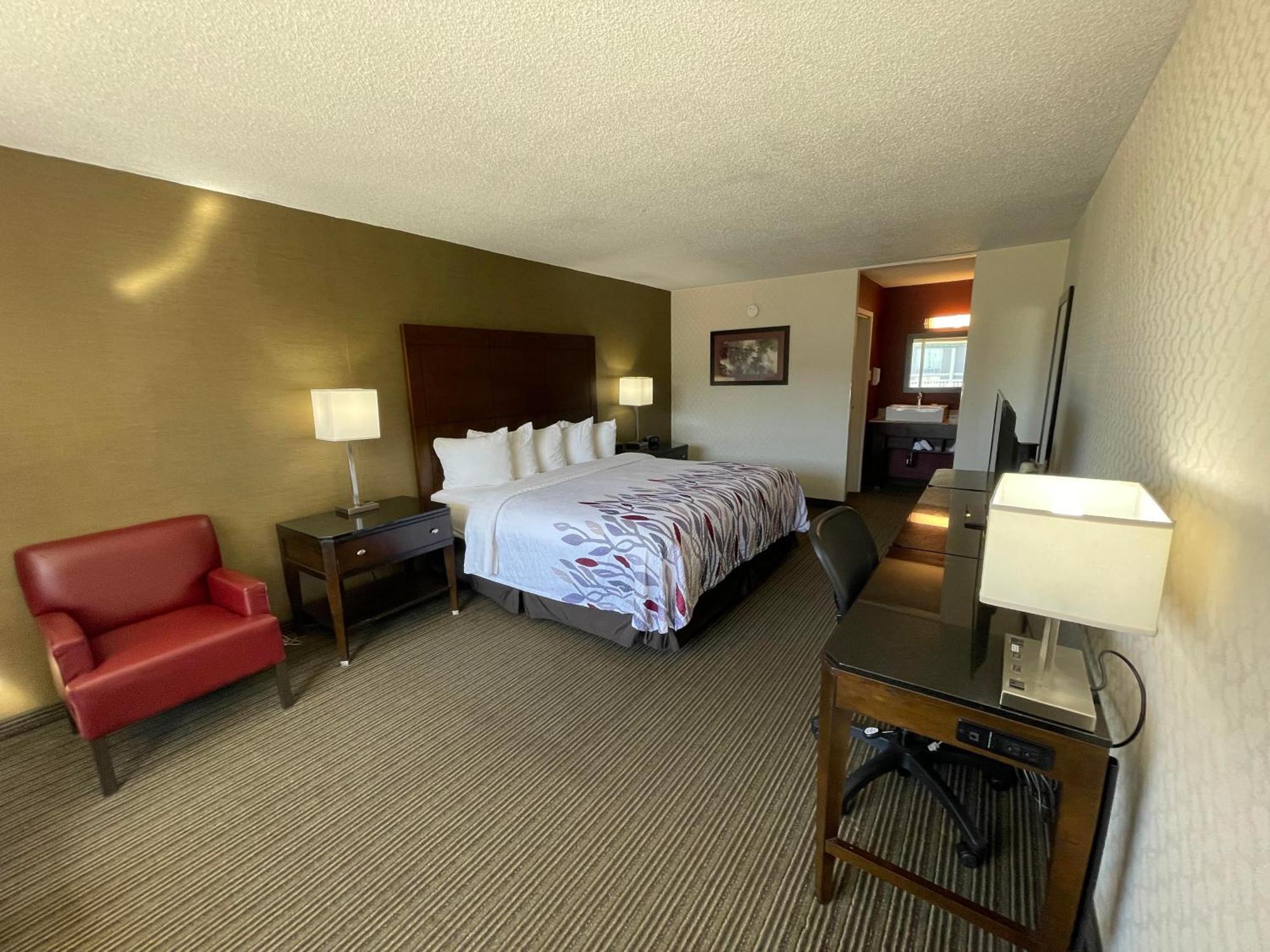 Red Roof Inn & Suites Dekalb Kültér fotó