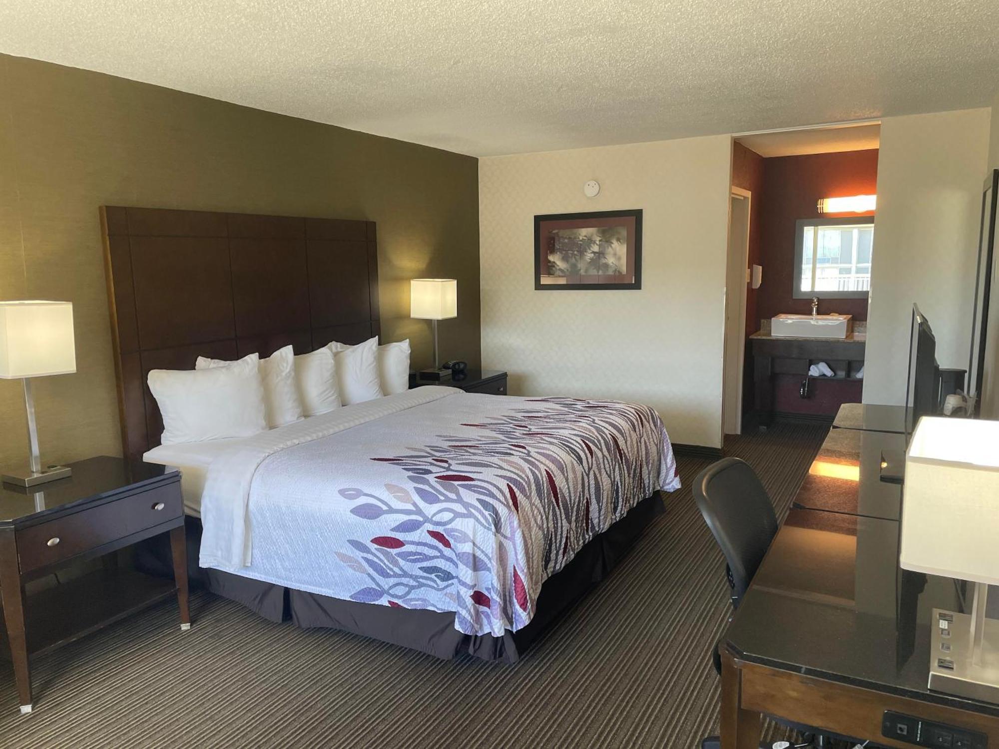 Red Roof Inn & Suites Dekalb Kültér fotó